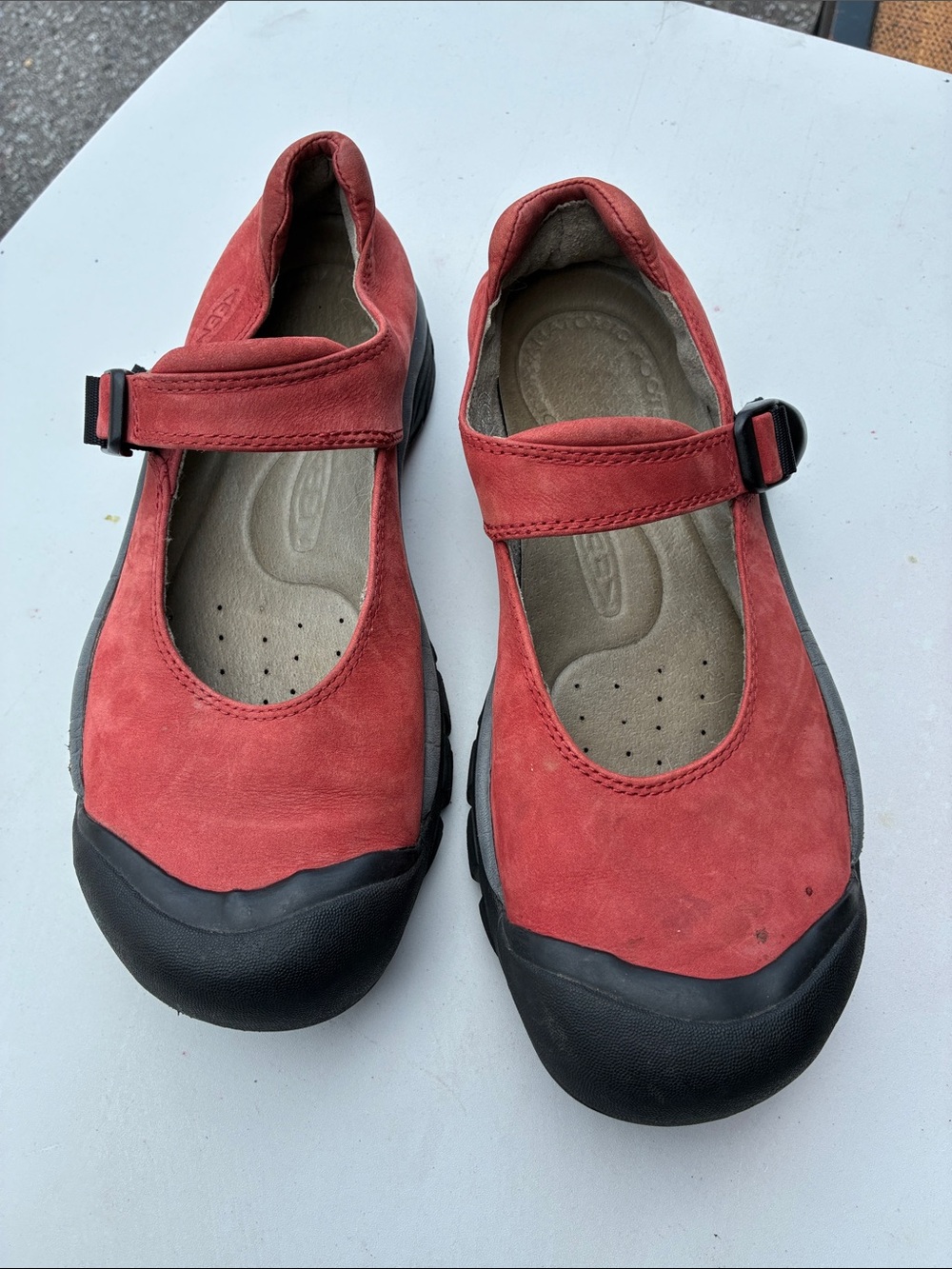 Keen Red Mary Jane-Style Comfort Flats with Black Toe size 9
